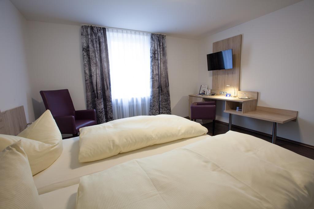 קנדל Hotel Zur Pfalz מראה חיצוני תמונה