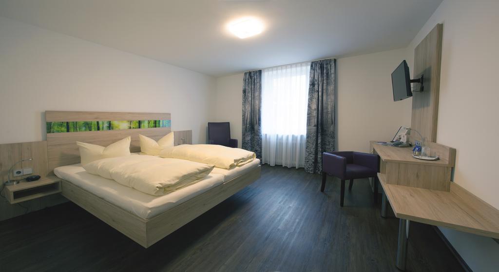 קנדל Hotel Zur Pfalz מראה חיצוני תמונה