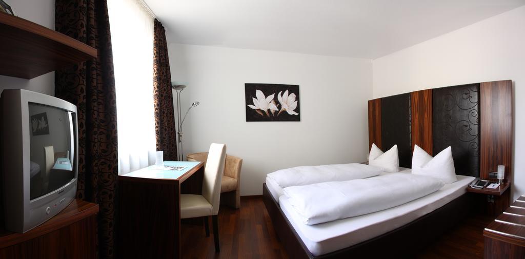 קנדל Hotel Zur Pfalz מראה חיצוני תמונה