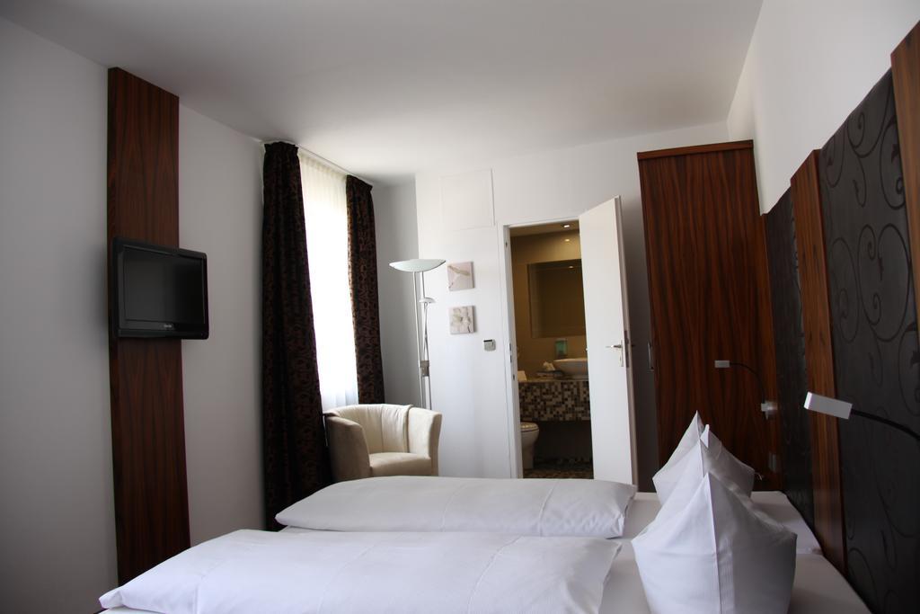 קנדל Hotel Zur Pfalz מראה חיצוני תמונה