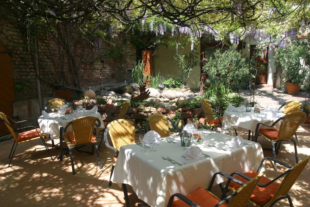 קנדל Hotel Zur Pfalz מראה חיצוני תמונה